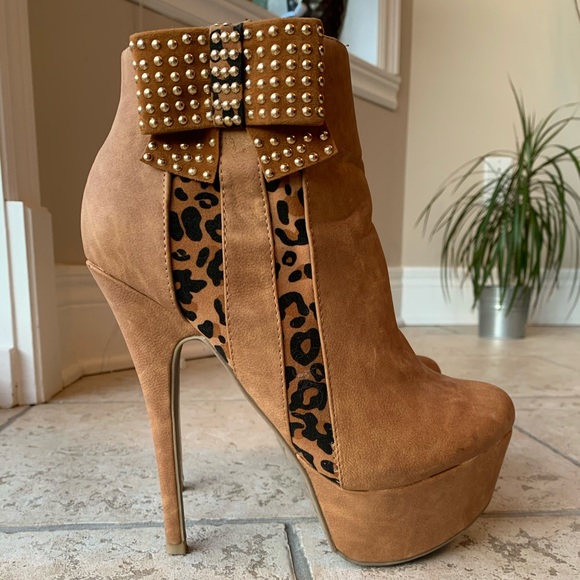 NEW Booties - Picture 1 of 3